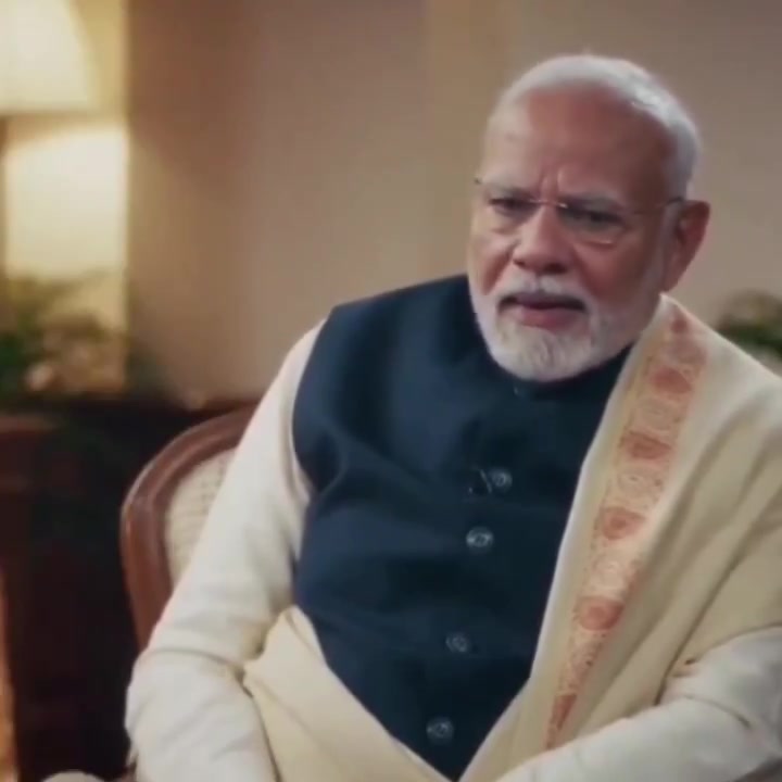 Mujhe lagta hai meri jo risk-taking capacity hai uska abhi full utilization hua hi nahi hai. Bahut kam hua hai. Meri bahut risk-taking capacity shayad anek guna zyada hogi, iska karan hai ki mujhe parwah hi nahi hai. Maine apne vishay mein kabhi socha hi nahi hai ji aur jo khud ke liye nahi sochta hai uske paas risk-taking capacity ka koi hai na behisaab hoti hai. Mera case aisa hai.