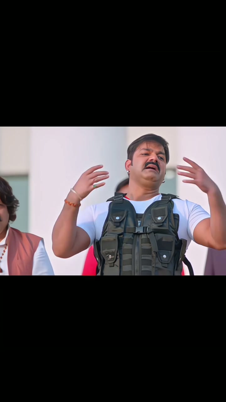 Bas din bhar mobile mein lage raho. Data khatam, khel khatam. Khel khatam beta.