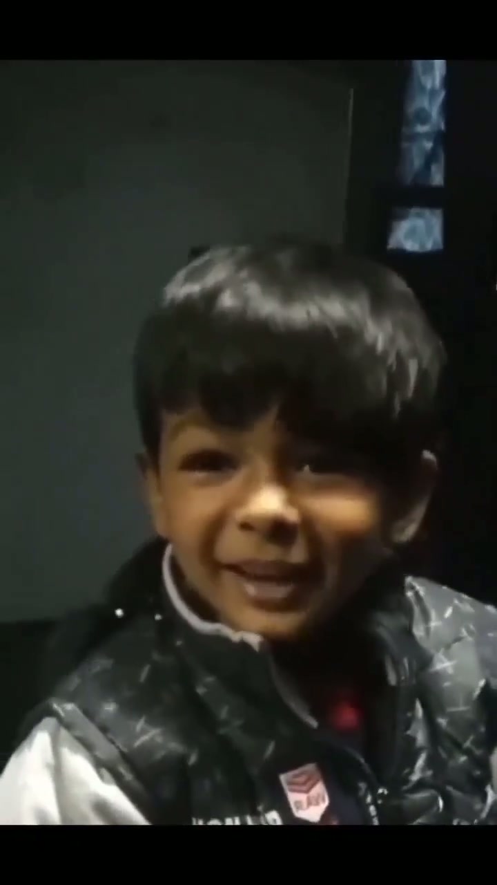 Main bolta nahi. Karke dikhata hu. Karke nahi dikhata. Kuch bhi nahi karta.