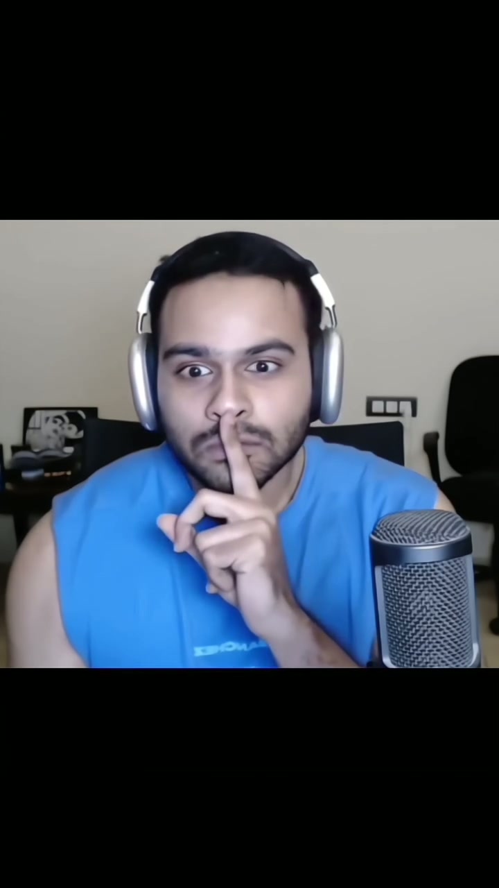 Kya kar raha hai tu? Chup chaap baith ja.