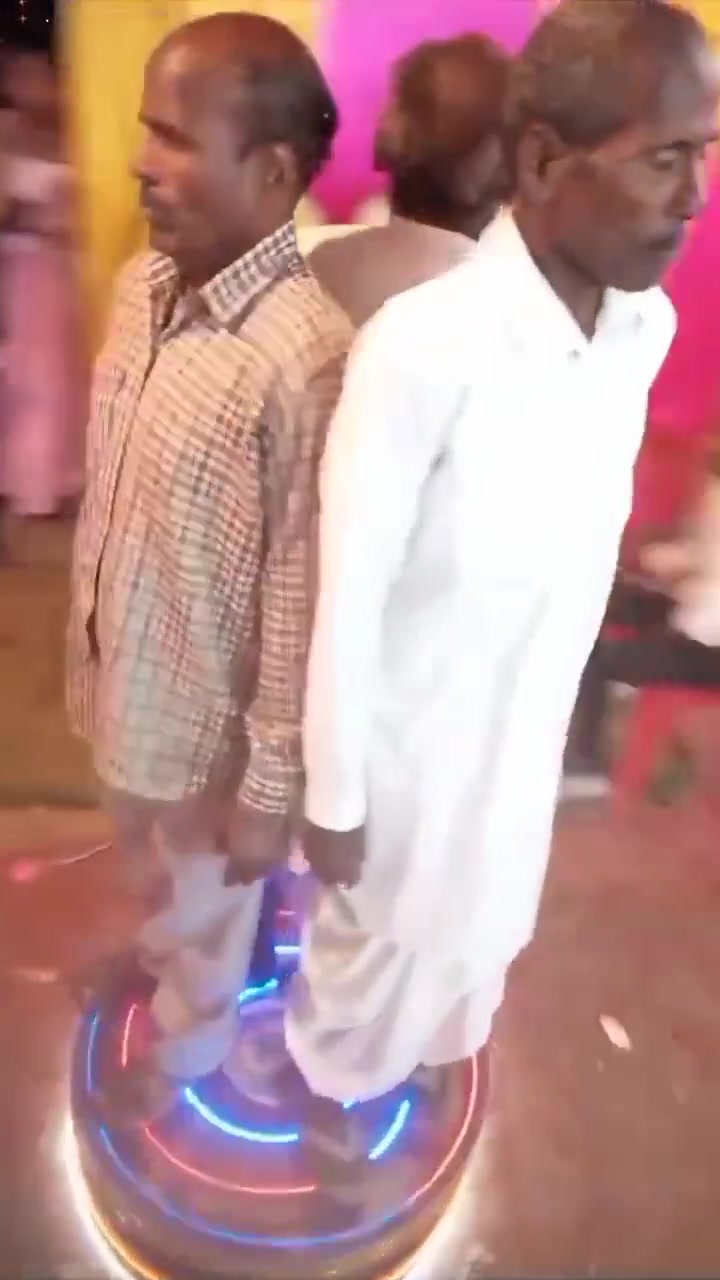 Ang se ang lagana, sajan humein aise rang lagana