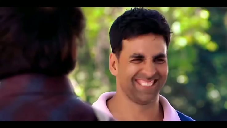 Akshay Kumar awkward fake smile