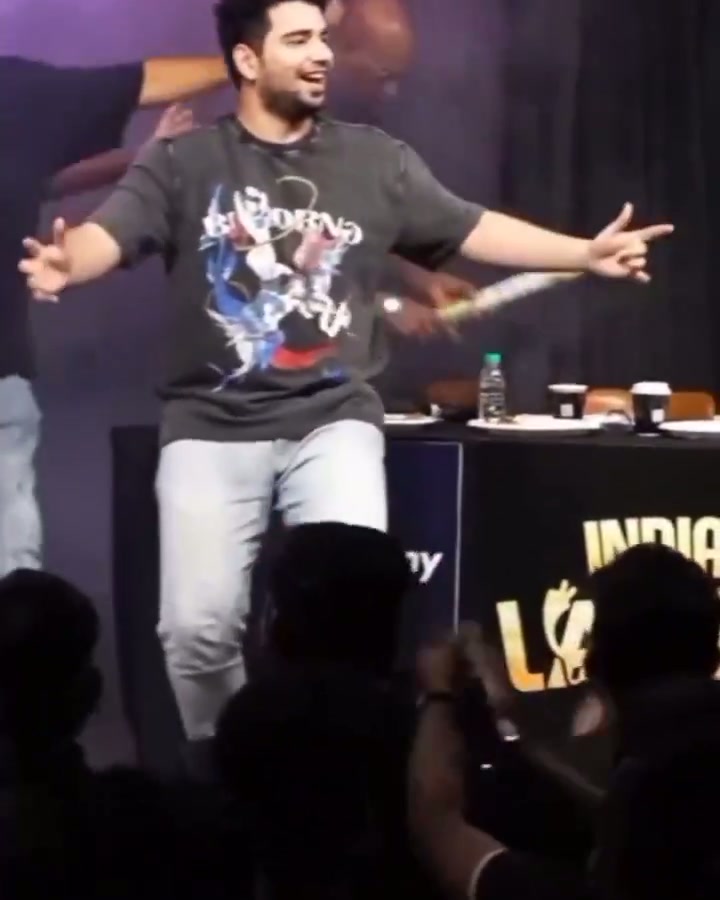 Dabb vich ghoda rakhda, ni tu yaar tera ghode varga