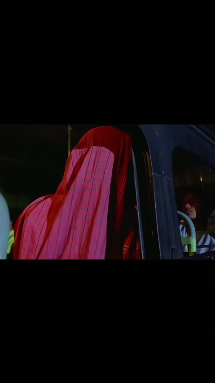 Dhanush confused expression reaction