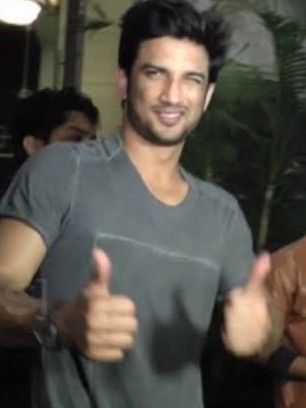Sushant Singh Rajput double thumbs up